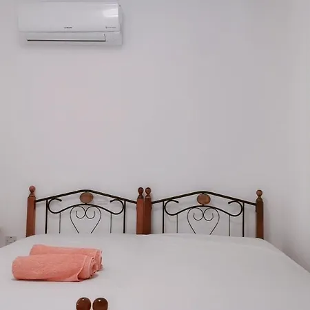Lighthouse Beachfront Luxury Townhouse Apartament
