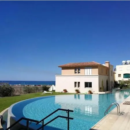 Lighthouse Beachfront Luxury Townhouse Apartament *
